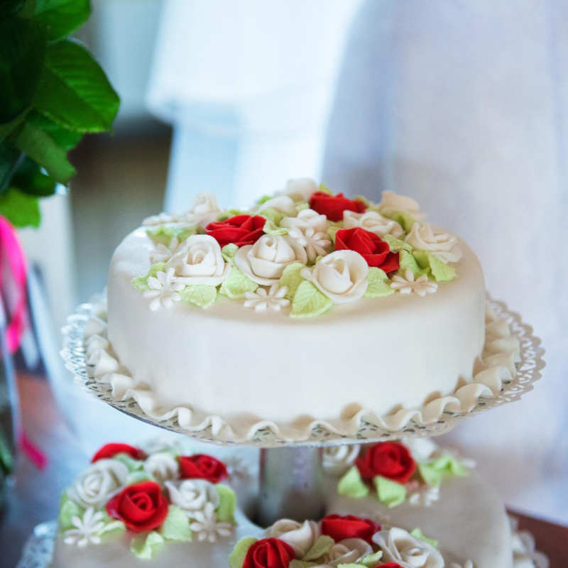 Torty z tradycyjnej cukierni — sztuka, smak i wieloletnie rzemiosło Torty z tradycyjnej cukierni — sztuka, smak i wieloletnie rzemiosło